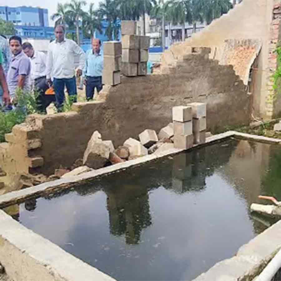 Dengue scare regarding Logged water around Malda Medical College