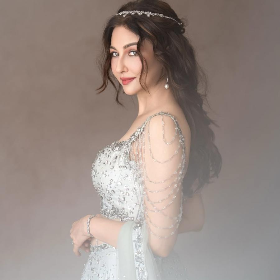 দীপিকা পাড়ুকোন বা ঐশ্বর্য রাই বচ্চনদের মতো সন্তানের জন্মের পরে ওজন বেড়ে যাওয়ার সমস্যায় পড়তে হয়নি সৌম্যকে।