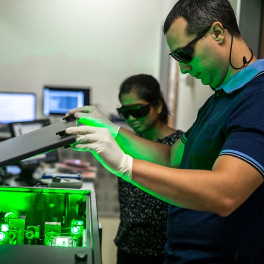 কমিউনিকেশন, প্রোডাক্ট ম্যানুফ্যাকচারিং, এমনকি প্রতিরক্ষা বিভাগের কাজেও এই বিষয়ে উচ্চ শিক্ষিতদের চাহিদা রয়েছে।