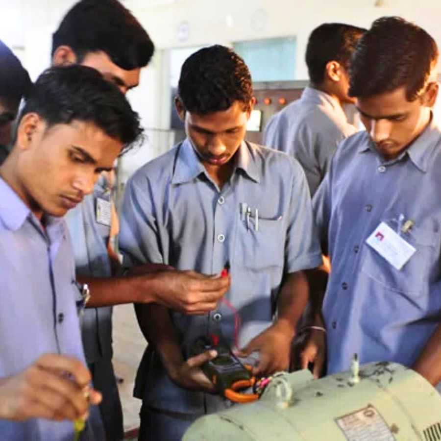 WB HS Vocational classes are conducted without books, students and teachers allege against the council dgtl