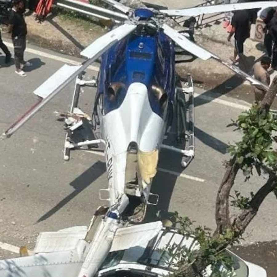 Helicopter makes emergency landing on highway in Uttarakhand