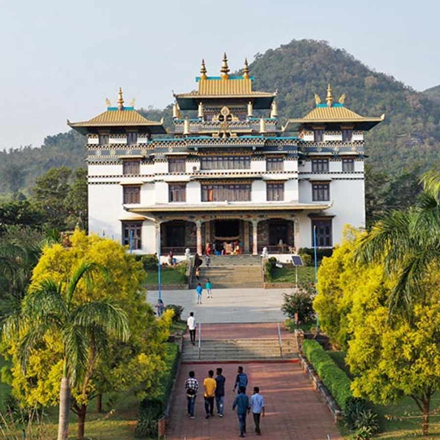 পূর্ব ভারতের সবচেয়ে বড় মনাস্ট্রি বলে পরিচিত জিরাং।