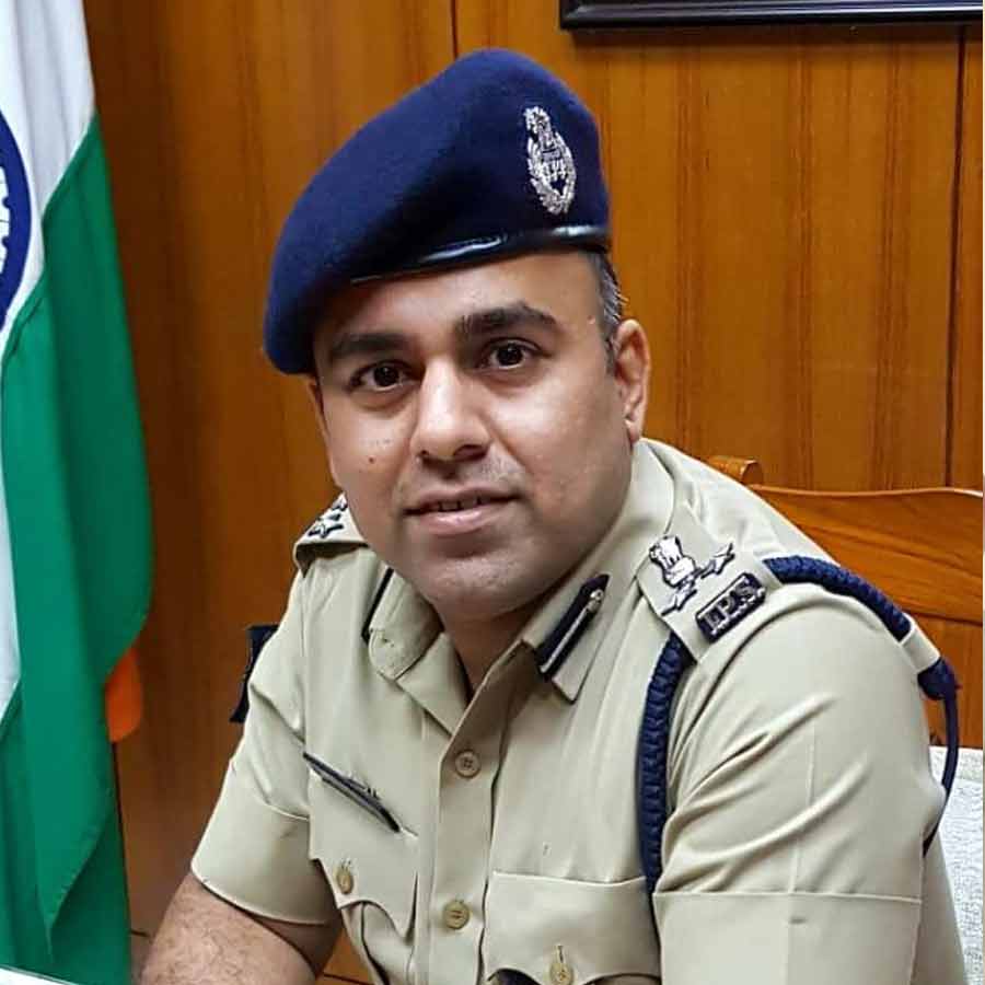 Within four months, Barrackpore Police Commissioner post changed, Muralidhar gets dgtld