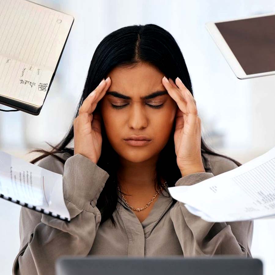 For better focus to your work keep 5 foods in your office desk dgtl