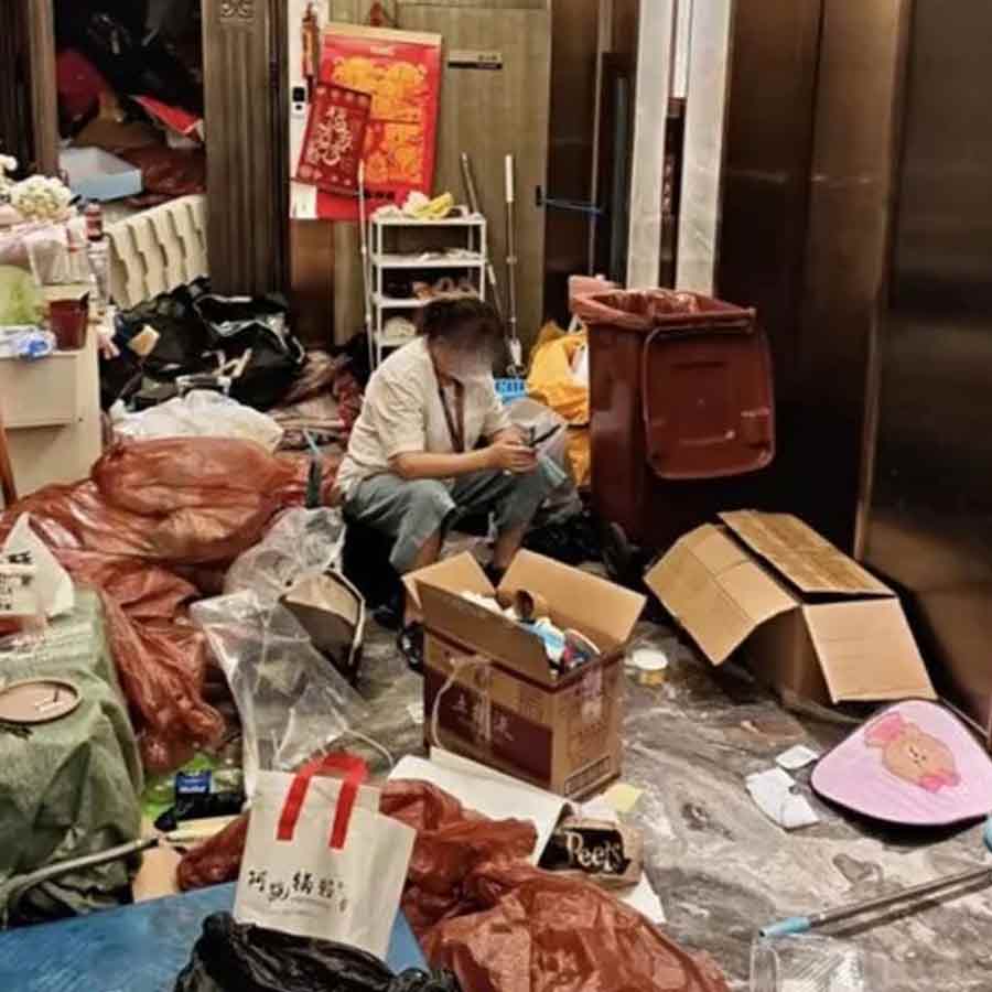 Chinese woman collected junks and brought inside home dgtl