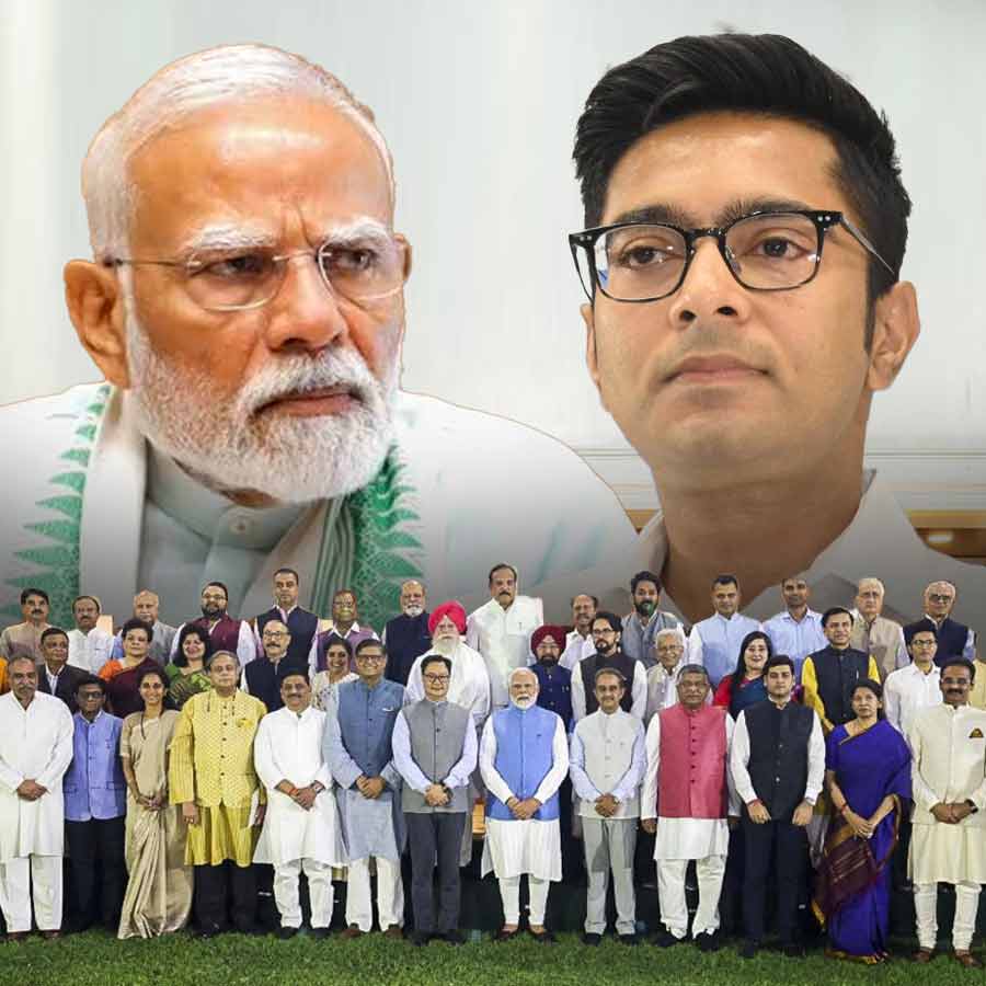TMC annoyed over the dinner of PM Narendra Modi and BJP rebuts