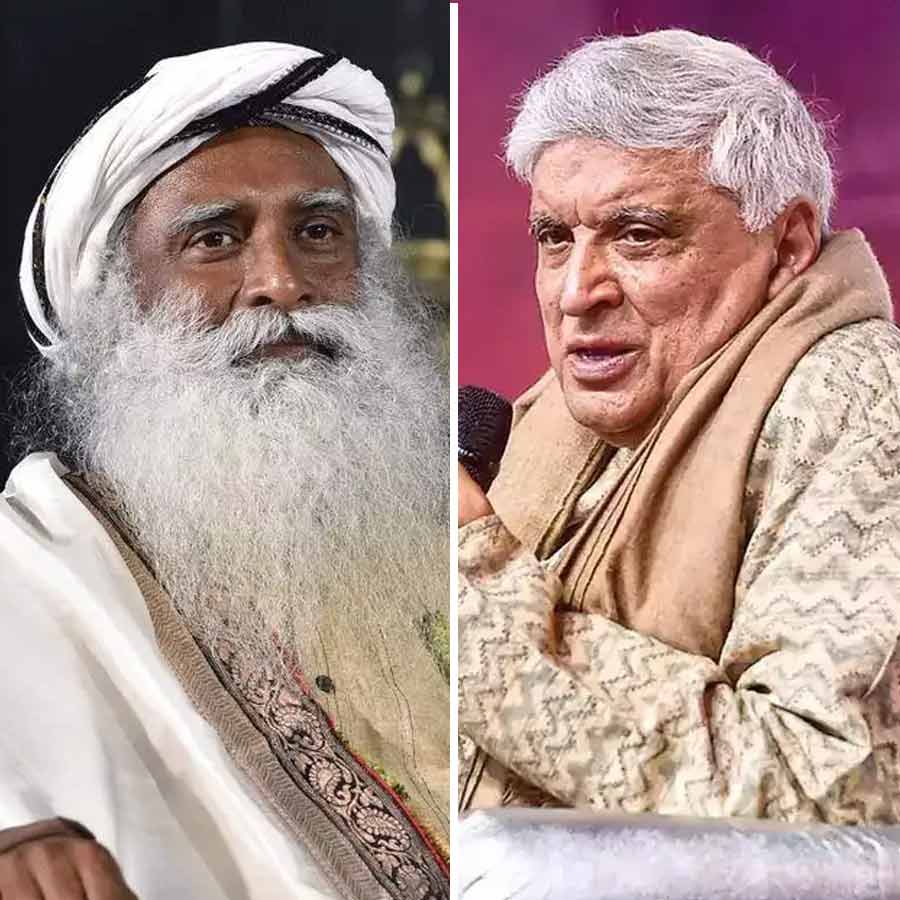 Javed Akhtar claimed that Sadguru manipulates innocent people