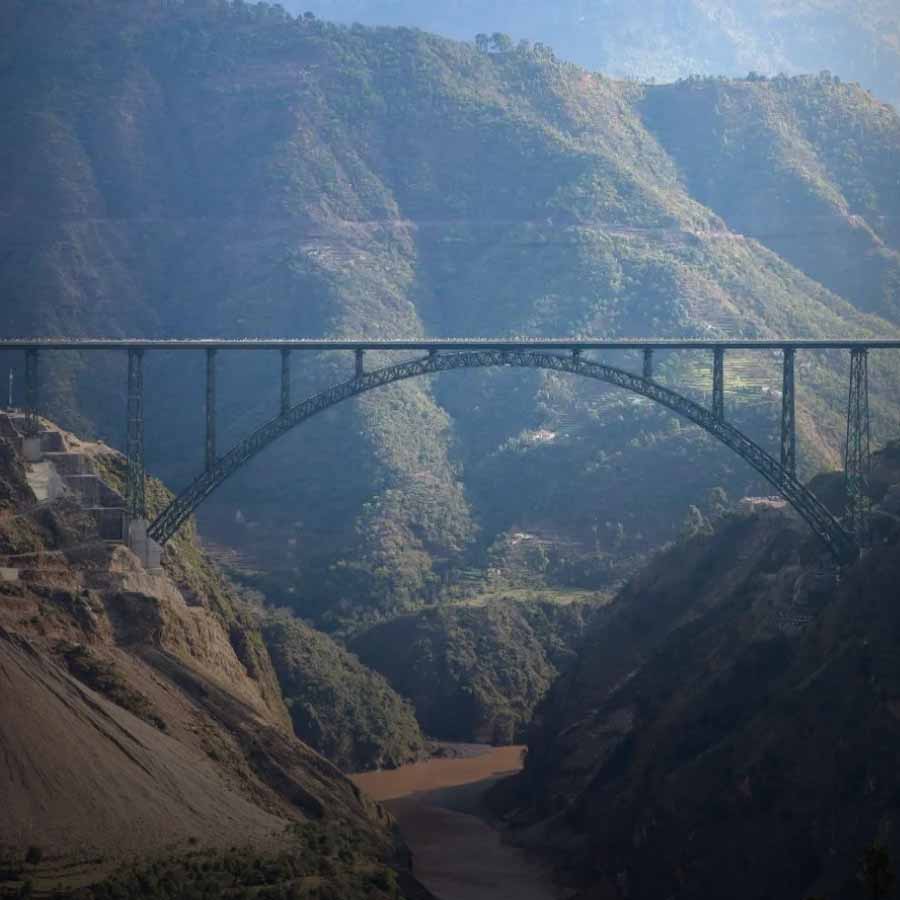 Chenab Rail Bridge in Kasmhir ignites battle for credit between BJP and opposition parties dgtl