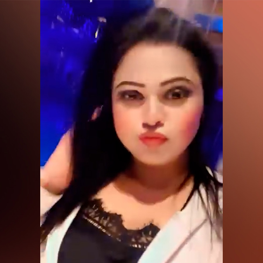 Shweta Khan Slapped While Being Taken to Court in Porn Case Arrest dgtl