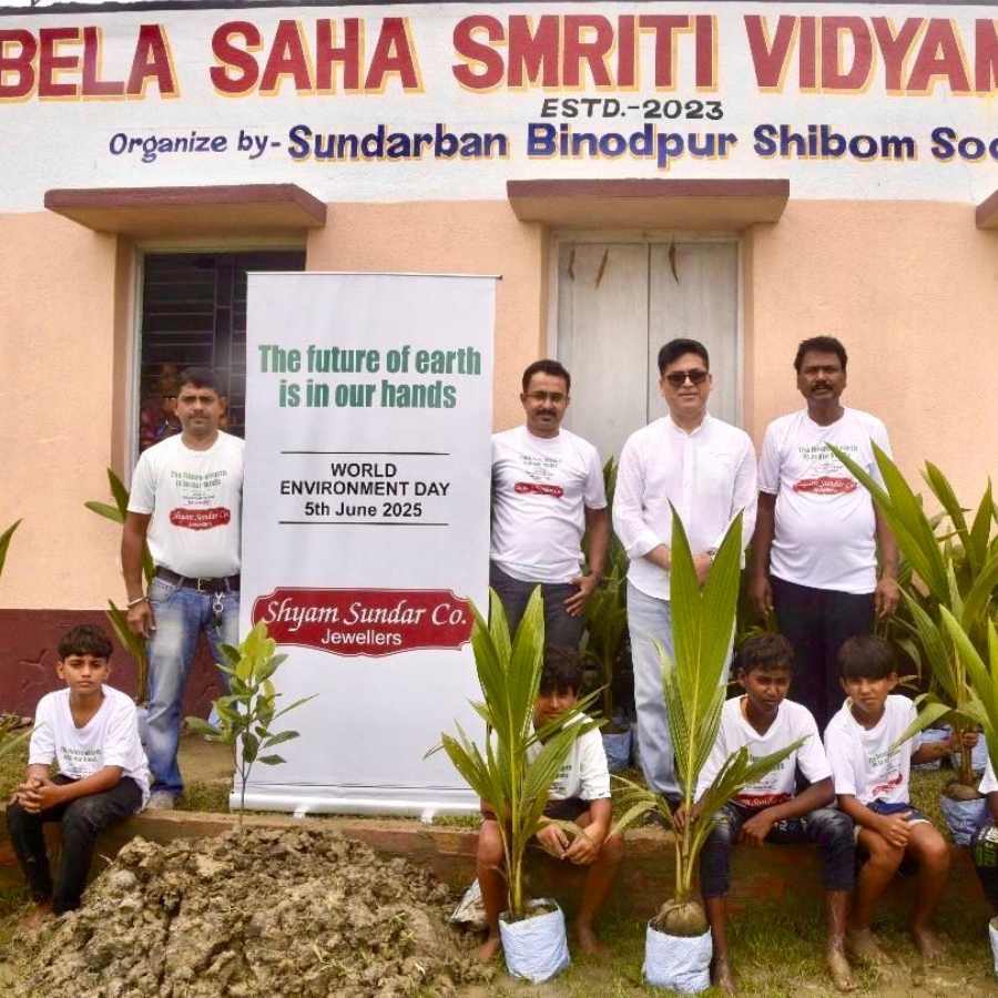 Shyam Sundar Co Jewellers celebrates world environment day by planting and distributing trees dgtl