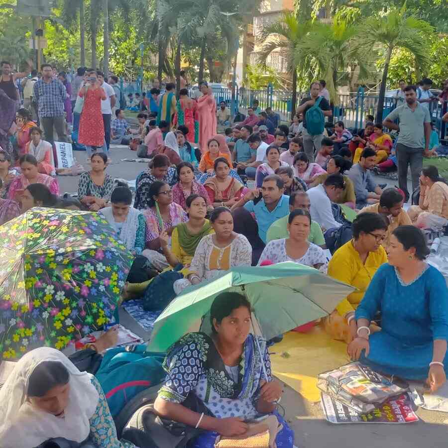 eachers who lost their jobs begin hunger strike dgtl