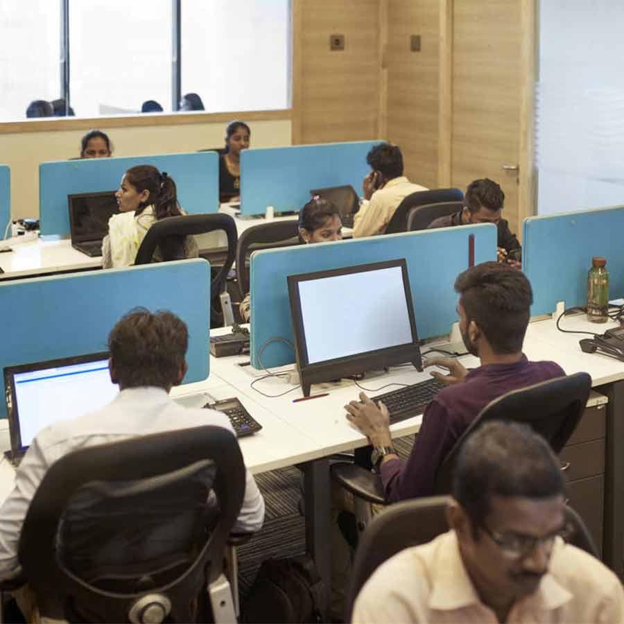 Contractual workers are being hired mainly for two reasons: reducing government spending and the tendency to collect additional work