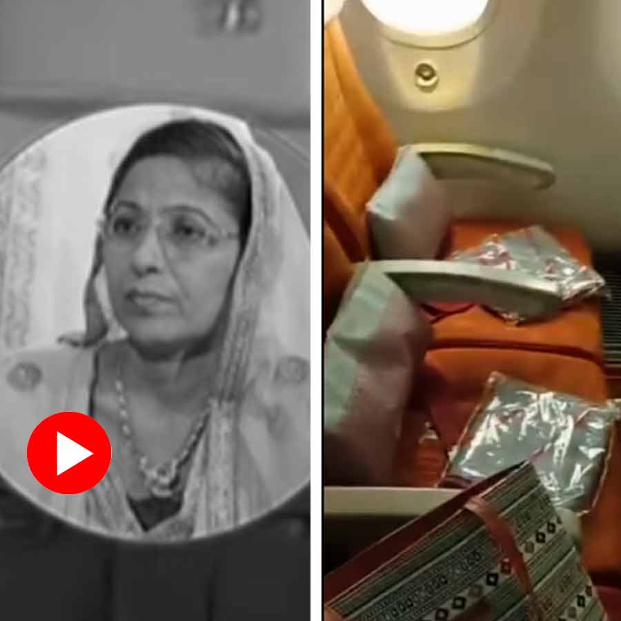 Mother Travelling to London for First Time to See Daughter, Shared Smiling Video from Air India Flight dgtl