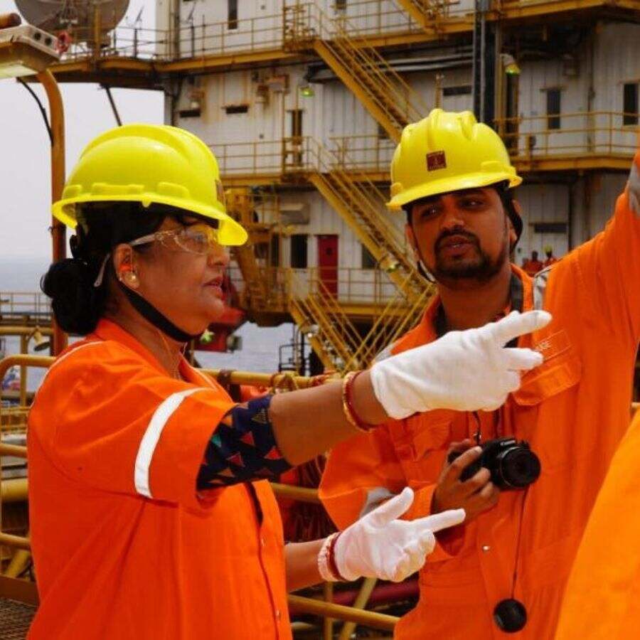 Oil and Natural Gas Corporation has discovered natural gas reserves in Kankpul and Ranaghat