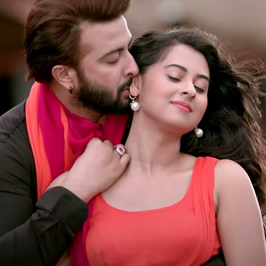 Shobnom Bubly reveals what she got from Shakib in this Eid as gift