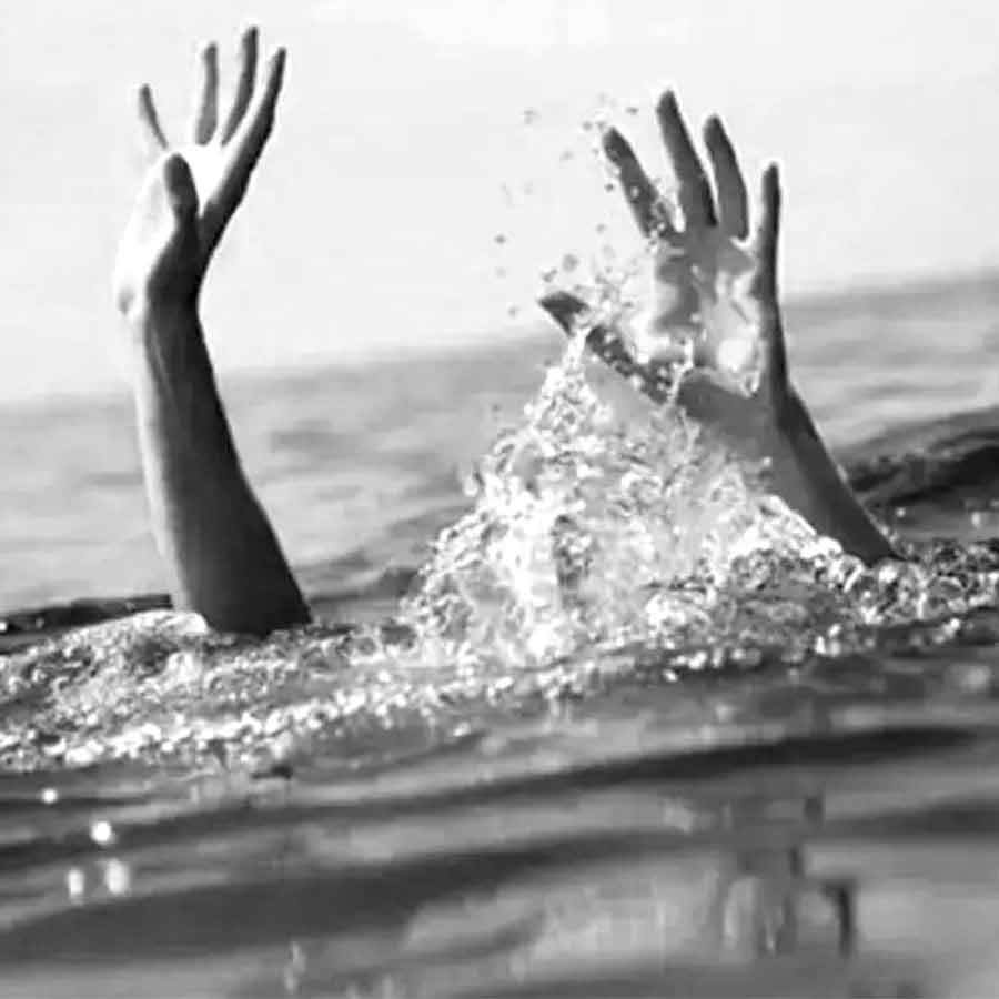 Woman goes missing after jumping into river in Katwa dgtld