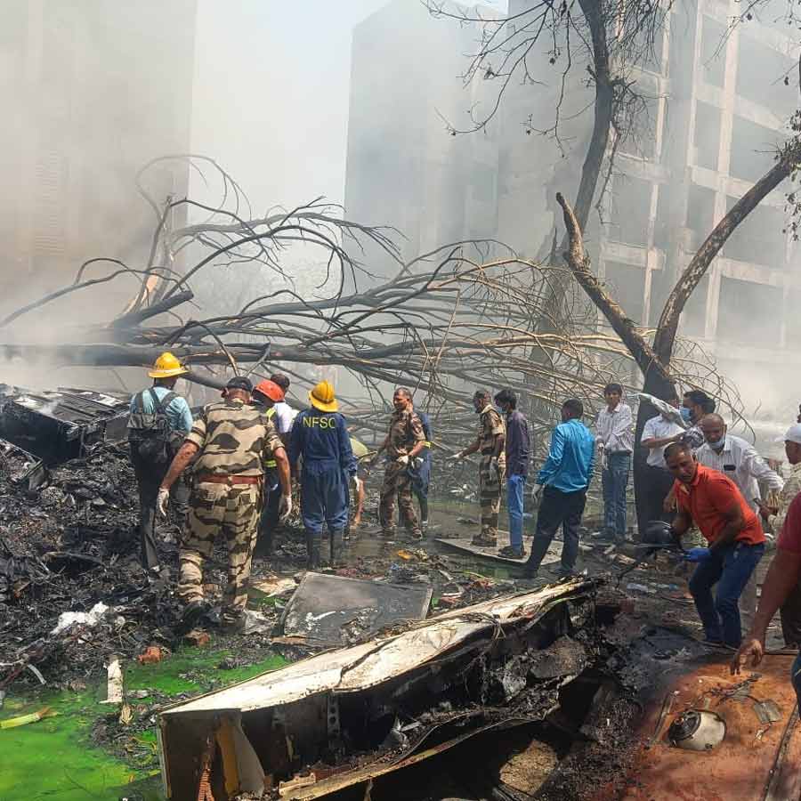 The central government must ensure appropriate punishment for those whose negligence caused the plane crash.