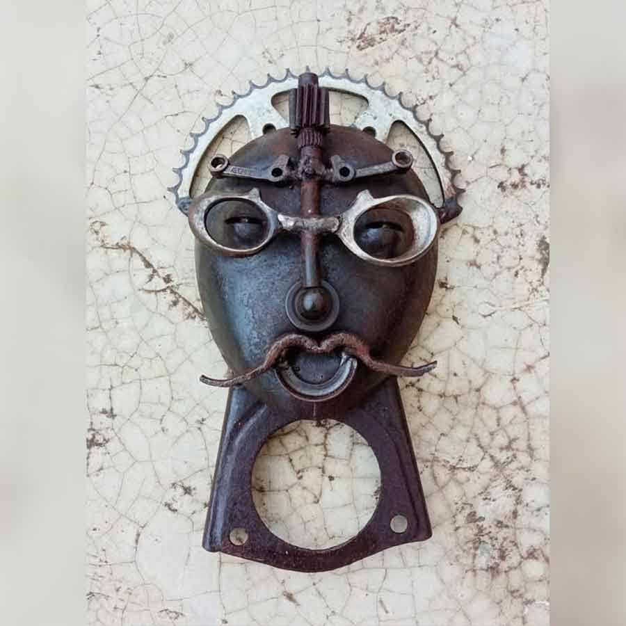 Sculptures with junks