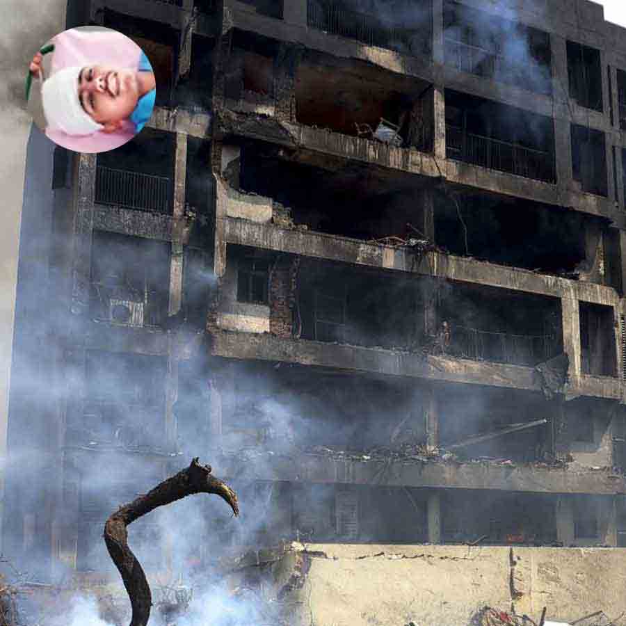 Medical Student who survived the plane crash has seen his friend burnt to death