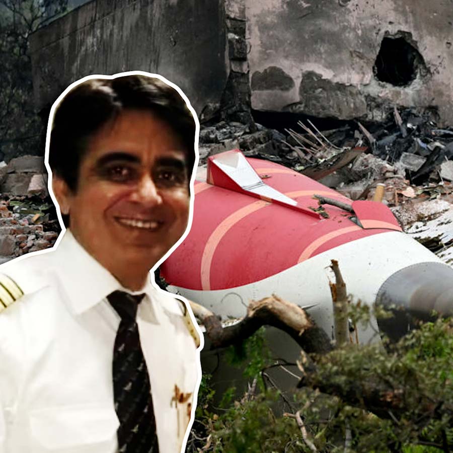 Former Air India pilot analyzes why Ahmedabad plane crash happened dgtl