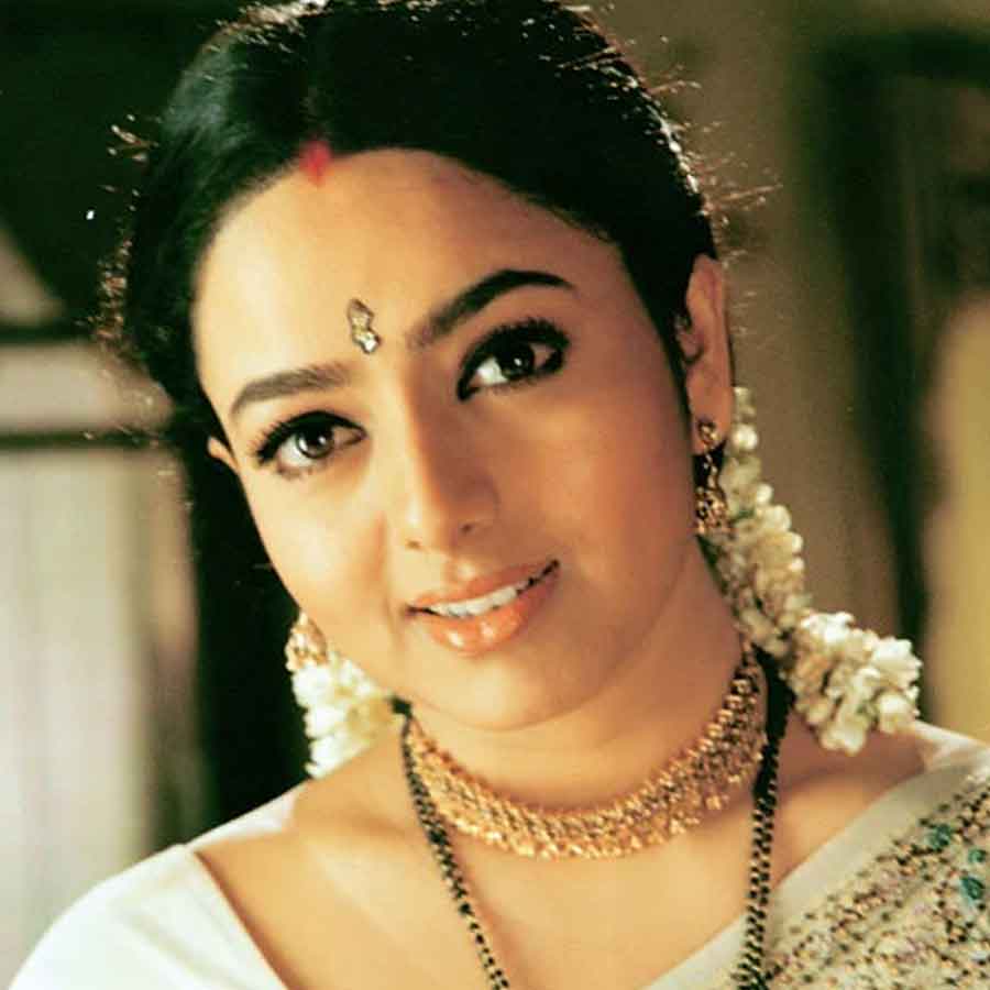 south indian actress Soundarya 