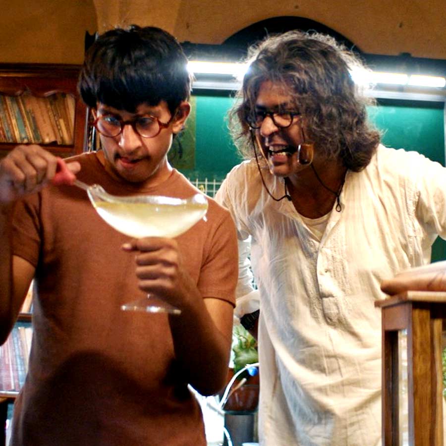 review of bengali movie Pokkhirajer Dim starring Anirban Bhattacharya directed by Soukarya Ghosal dgtl