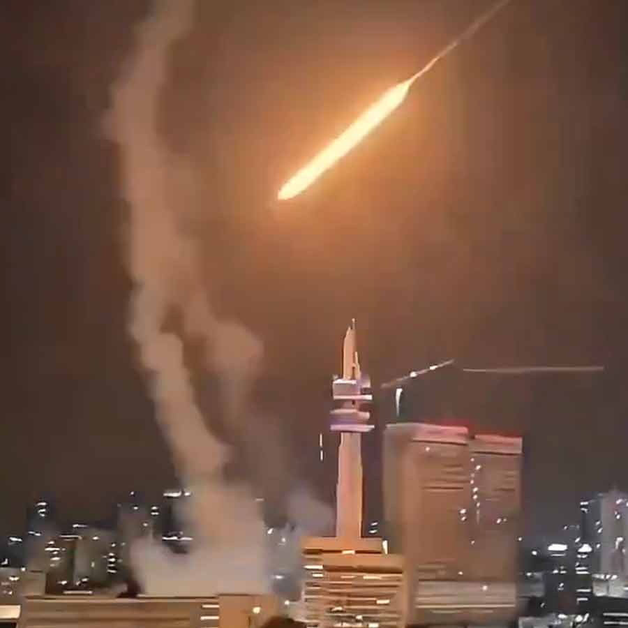Iranian Missile breaches Israel’s Defence headquarters in Tel Aviv in retaliatory attack, hints at an apparent failure of Iron Dome air defence dgtl
