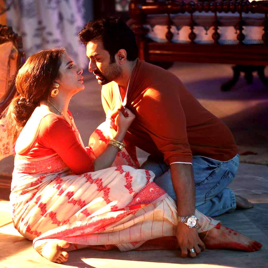 Movie Review Of Indraadip Dasgupta's Grihapravesh dgtl