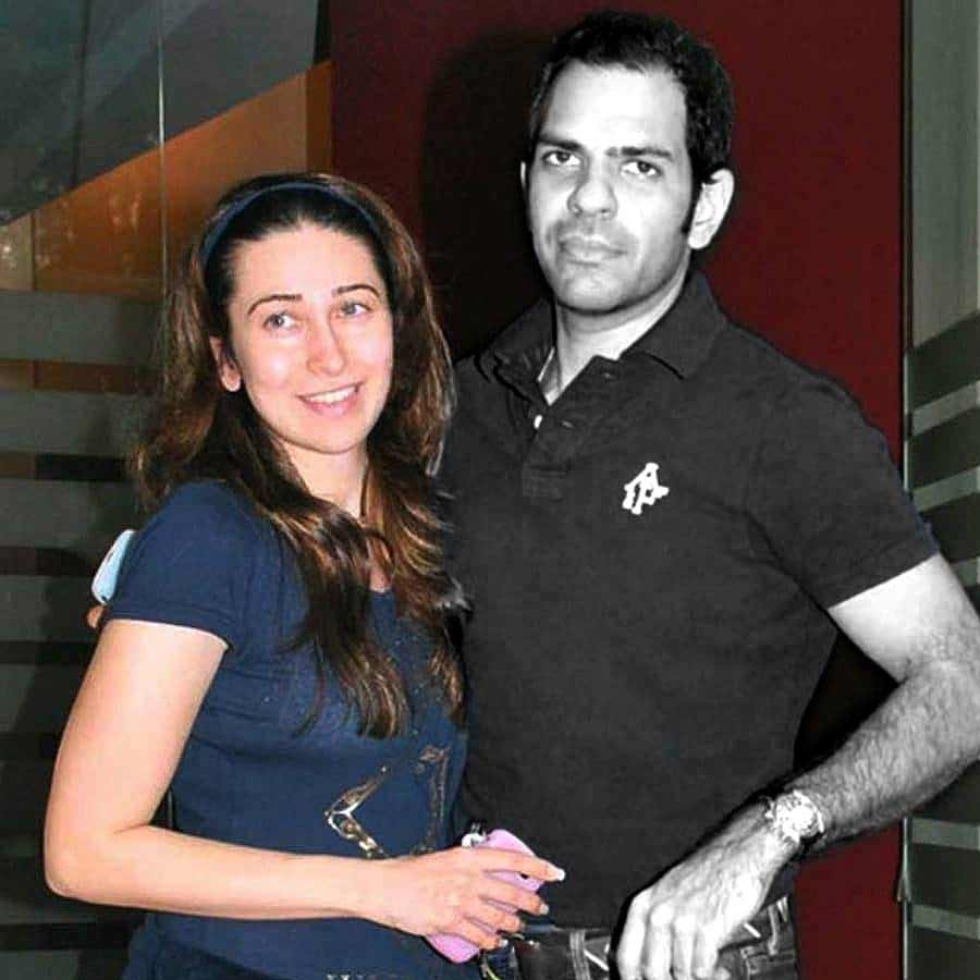 As Karishma Kapoor’s ex husband Sunjay kapur was American citizen so his funeral may get delayed