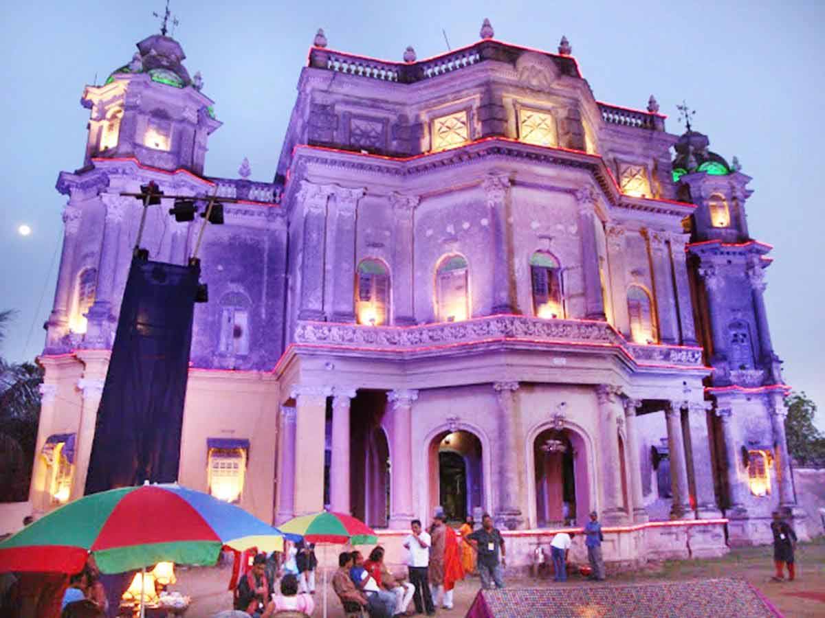 পঞ্চকোট রাজবংশের প্রাচীন রাজবাড়ি।