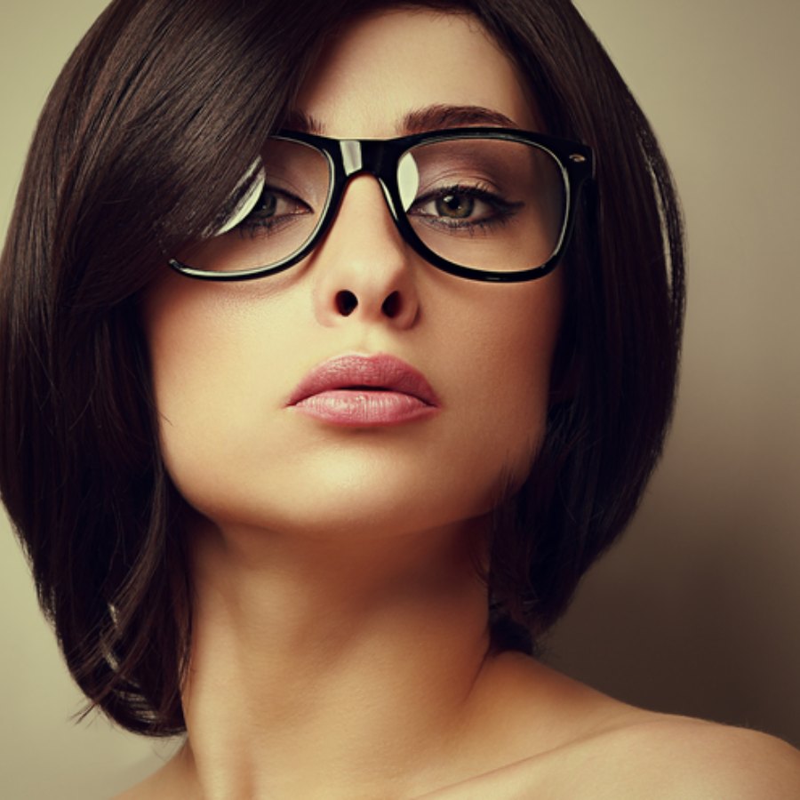 7 easy eye makeup tips for women who wear glasses all day