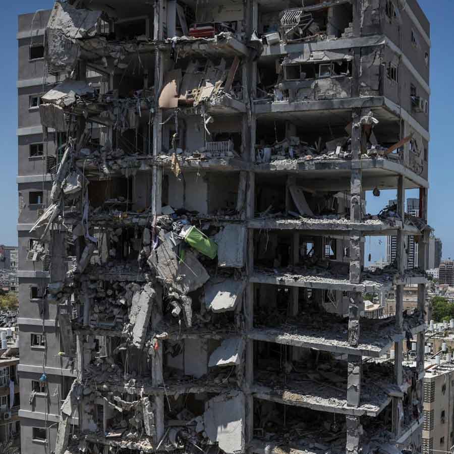 ব্যাট ইয়ামের কঙ্কালসার বাড়ি। 