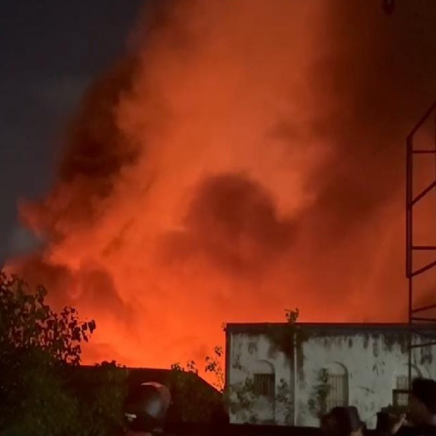 Fire at Khidirpur Market causes devastation and damage dgtl
