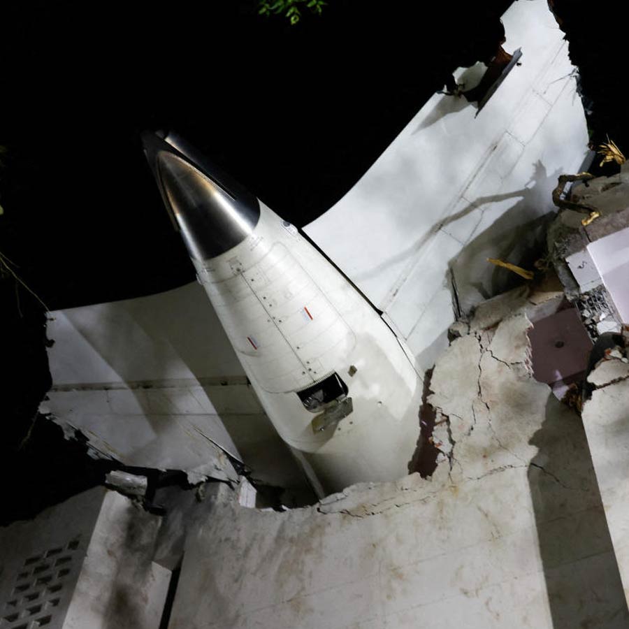 Ahmedabad to London flight crash