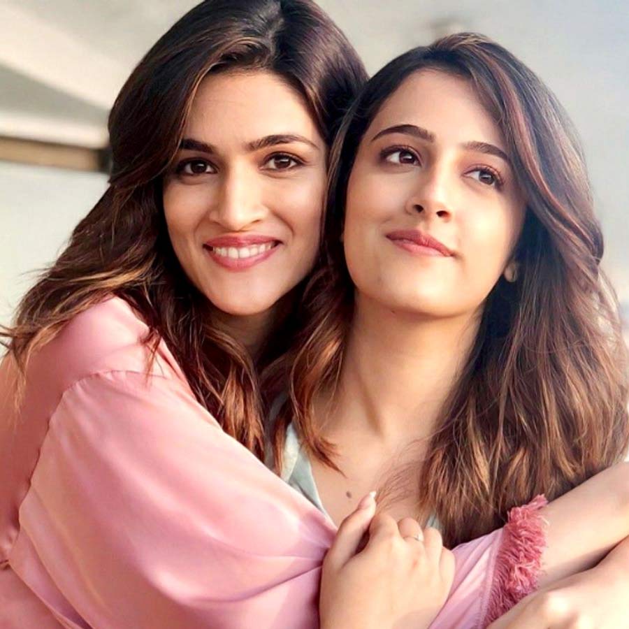 Kriti Sanon's Sister Nupur Sanon SLAMMED for 'Basic' Clothes At Exorbitant Rates dgtl