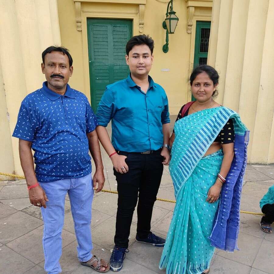 Anik Ghosh with his parents. 