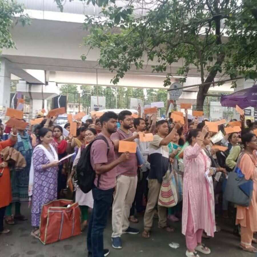 The 'untainted' teachers wrote their demands in a letter and submitted it to the Minister of Education and the Chairman of the SSC.