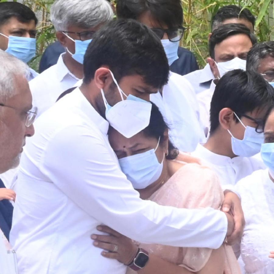 FIR has not been registered in the Ahmedabad Plane Crash incident even after four days, questions arise