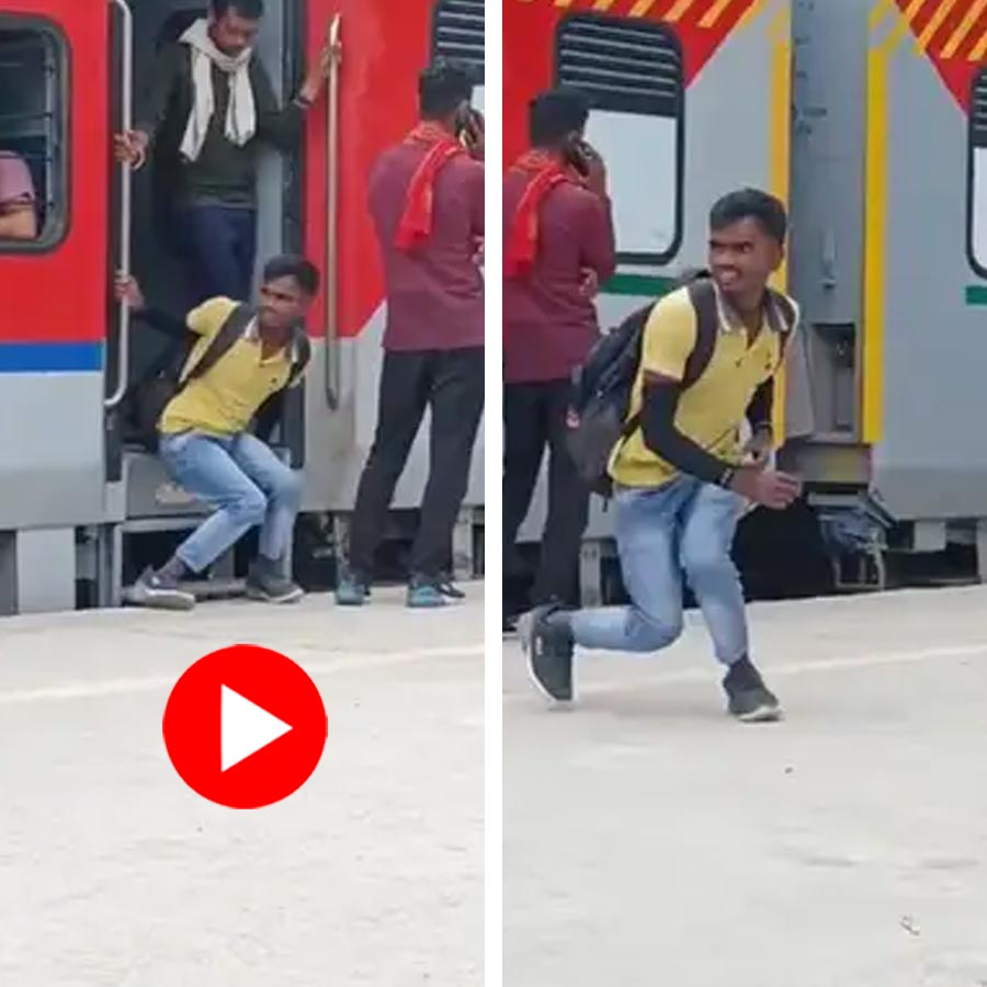 Passenger acts like a disable to board a divyanga coach