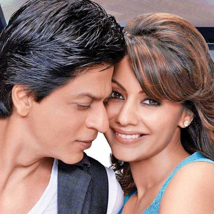 shah Rukh khan asked his wife gauri will wear burqa changed her name to ayesha khan