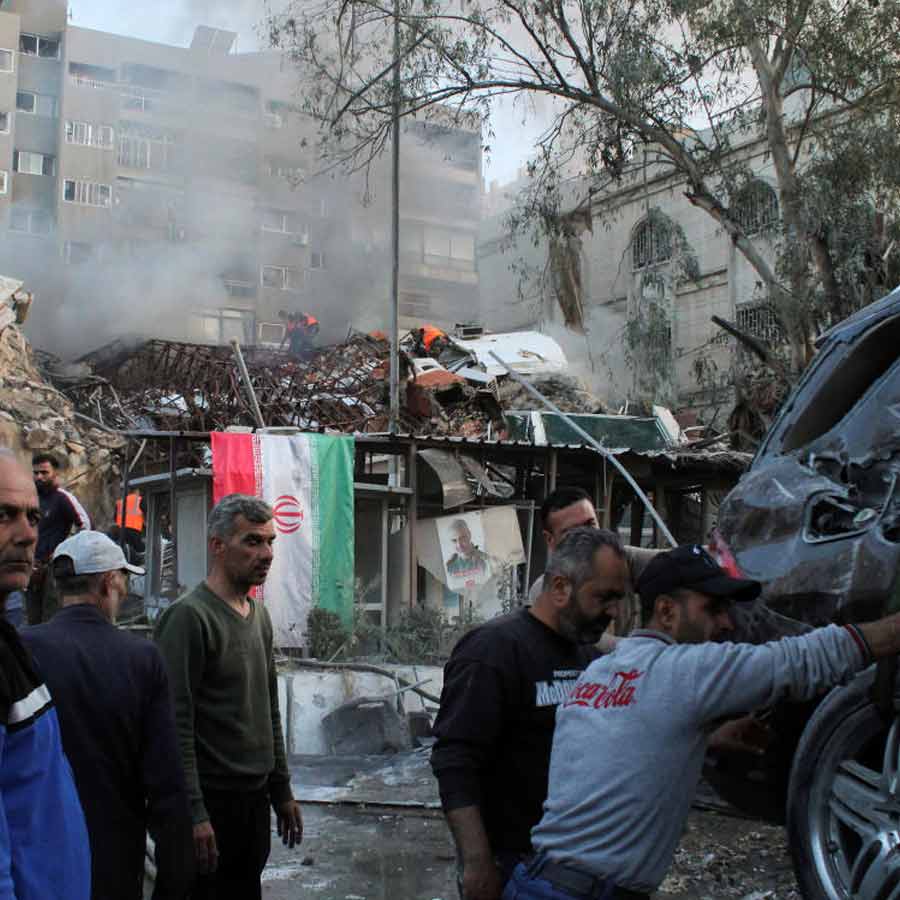 Toxic Smoke, Flames, and Destruction Show shocking War-Like situation Between Iran and Israel