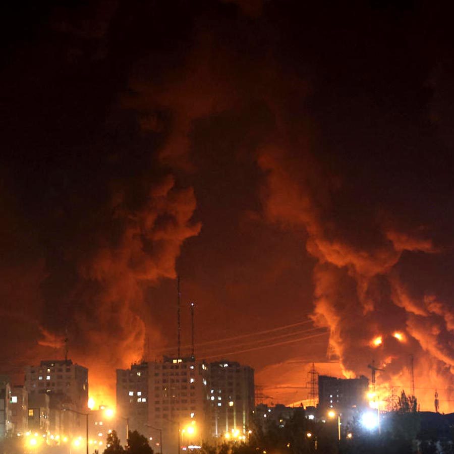 Toxic Smoke, Flames, and Destruction Show shocking War-Like situation Between Iran and Israel