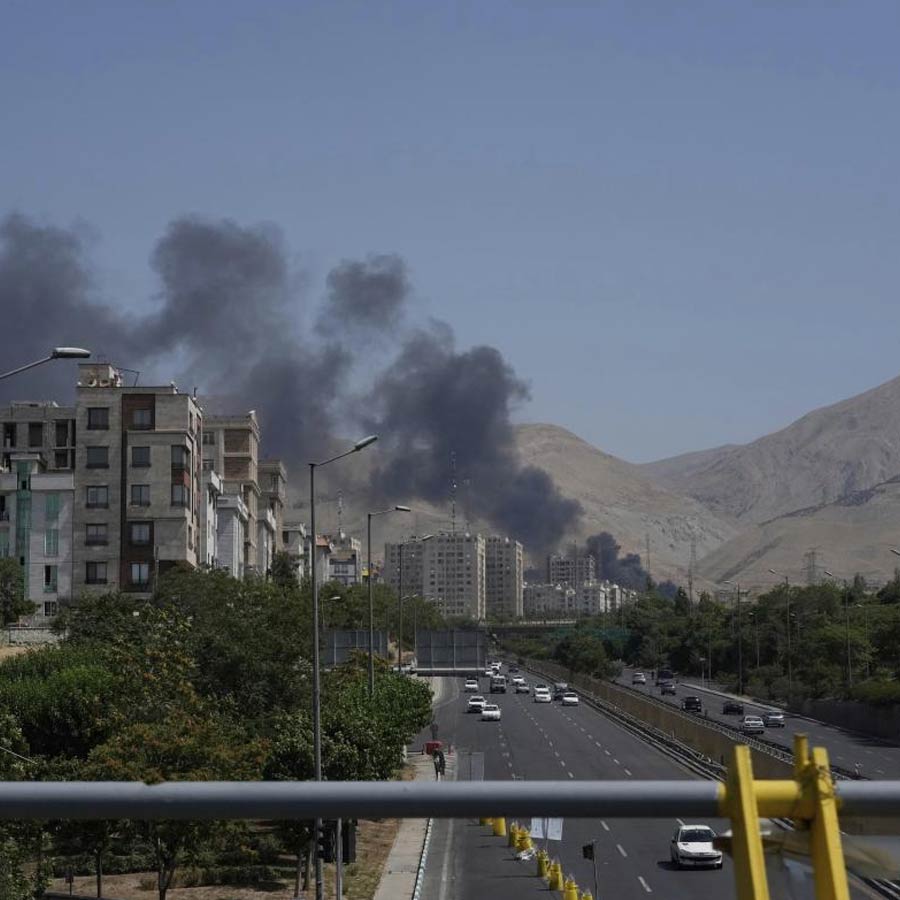 Toxic Smoke, Flames, and Destruction Show shocking War-Like situation Between Iran and Israel