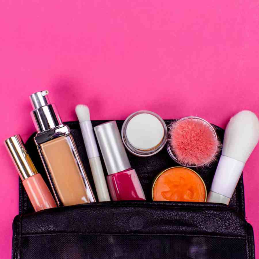 These makeup items you must keep in office purse dgtl