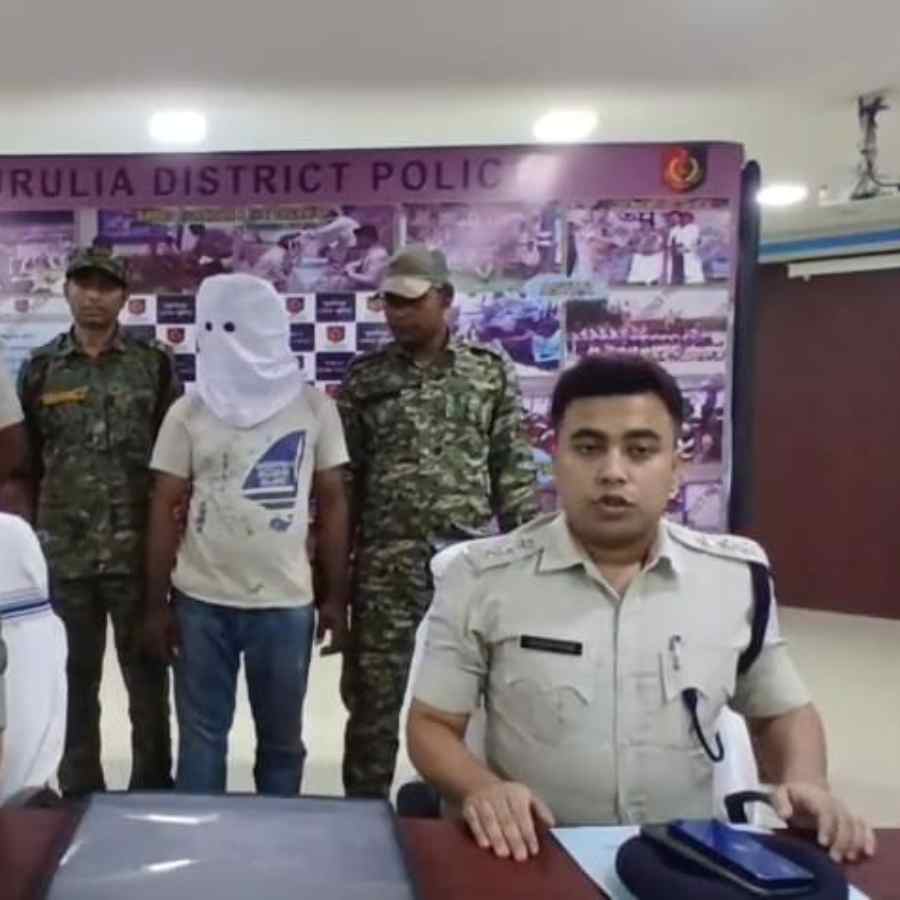 Money, laptop recovered in near Jharkhand border, one arrested dgtld