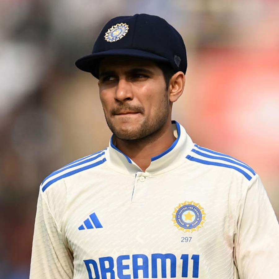 চার বছর পর ইংল্যান্ড সফরে গিয়েছে ভারত। কোহলি-রোহিতোত্তর তরুণ ভারতকে নেতৃত্ব দেবেন শুভমন গিল। ইংল্যান্ডে গিয়ে প্রস্তুতি ম্যাচও খেলে ফেলেছে ভারত। শুক্রবার থেকে শুরু হবে টেস্ট সিরিজ়।