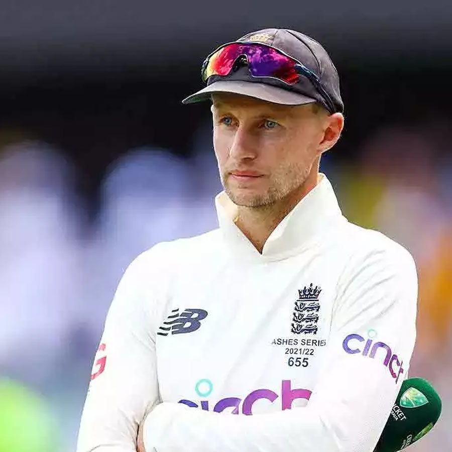 প্রথম টেস্ট খেলা হয়েছিল ৪ অগস্ট, নটিংহ্যামে। বুমরাহ-শামিদের দৌলতে মাত্র ১৮৩ রানে গুটিয়ে যায় ইংরেজদের প্রথম ইনিংস। অধিনায়ক জো রুটের ৬৪ রান ছাড়া বলার মতো স্কোর ছিল না কারও।