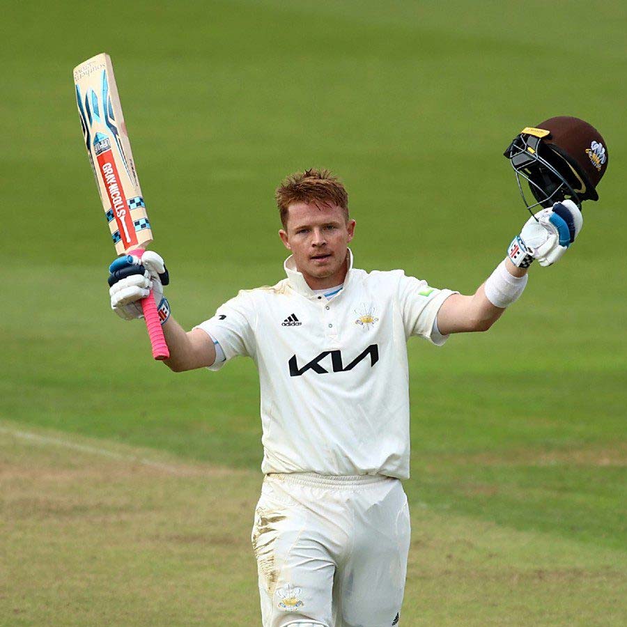  জবাবে পোপ-ওকসের ব্যাটে ভর করে ২৯০ রান তোলে ইংল্যান্ড। তিন উইকেট নেন উমেশ যাদব। দু’টি করে উইকেট নেন বুমরাহ-জাডেজা।