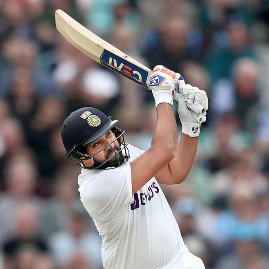 প্রায় ১০০ রানে পিছিয়ে থেকে ব্যাট করতে নেমে দুর্দান্ত শুরু করে ভারত। সেঞ্চুরি করেন রোহিত শর্মা। অর্ধশতরান করেন পুজারা, শার্দুল এবং পন্থ। ৪৬৬ রানে শেষ হয় ভারতের দ্বিতীয় ইনিংস।