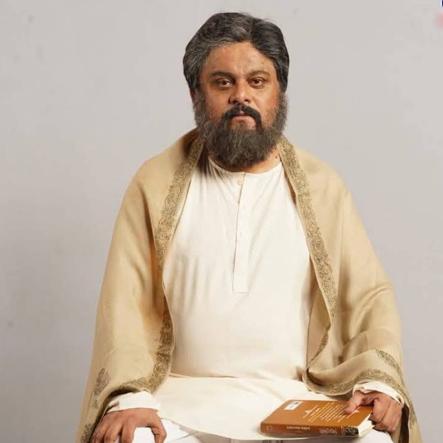 গিরিশ ঘোষ-রূপী ব্রাত্য বসু।